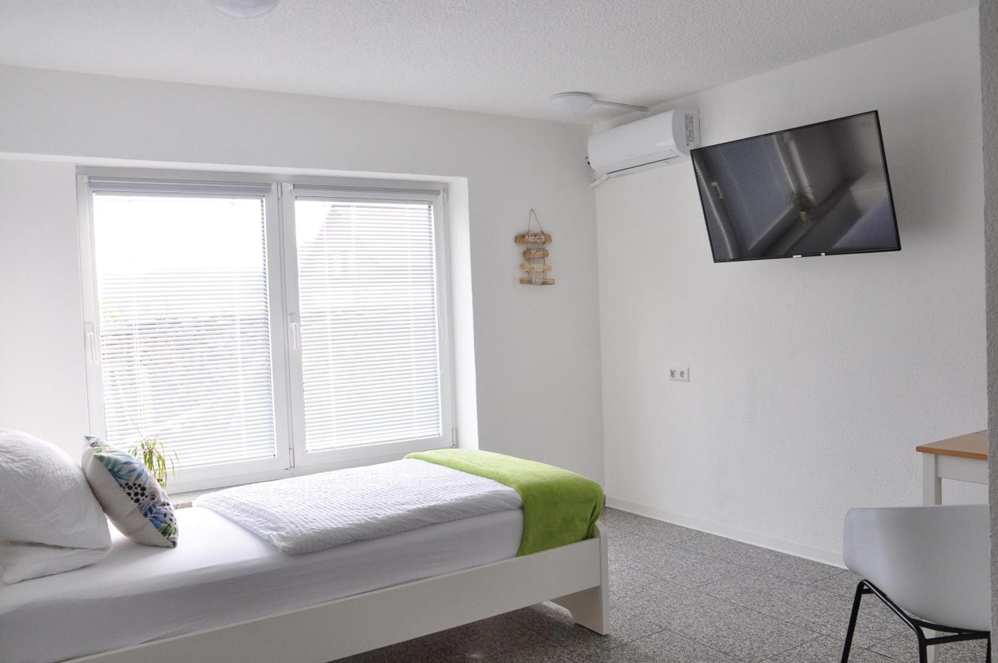 N37 -Modern Eingerichtete Zimmer In Ruhiger Lage Aldingen  Exterior foto