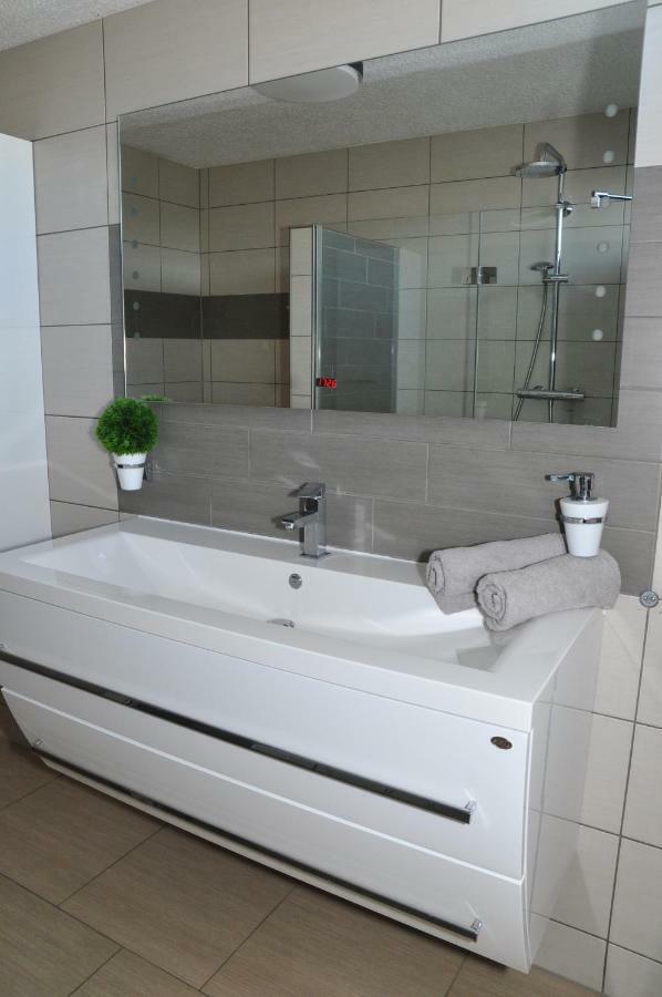 N37 -Modern Eingerichtete Zimmer In Ruhiger Lage Aldingen  Exterior foto